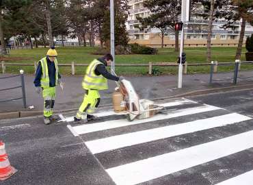 Sécurité Routière : les passages piétons de la rue Pierre Brossolette font peau neuve